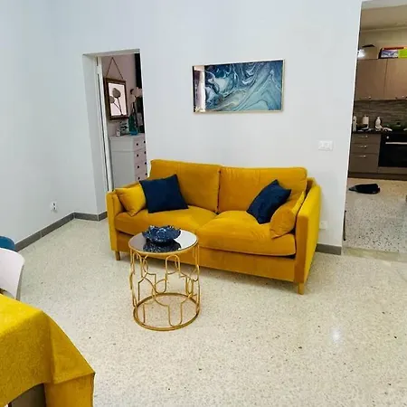 Centro Storico Apartment, Great Central Location! All New Furniture And Appliances! Daire